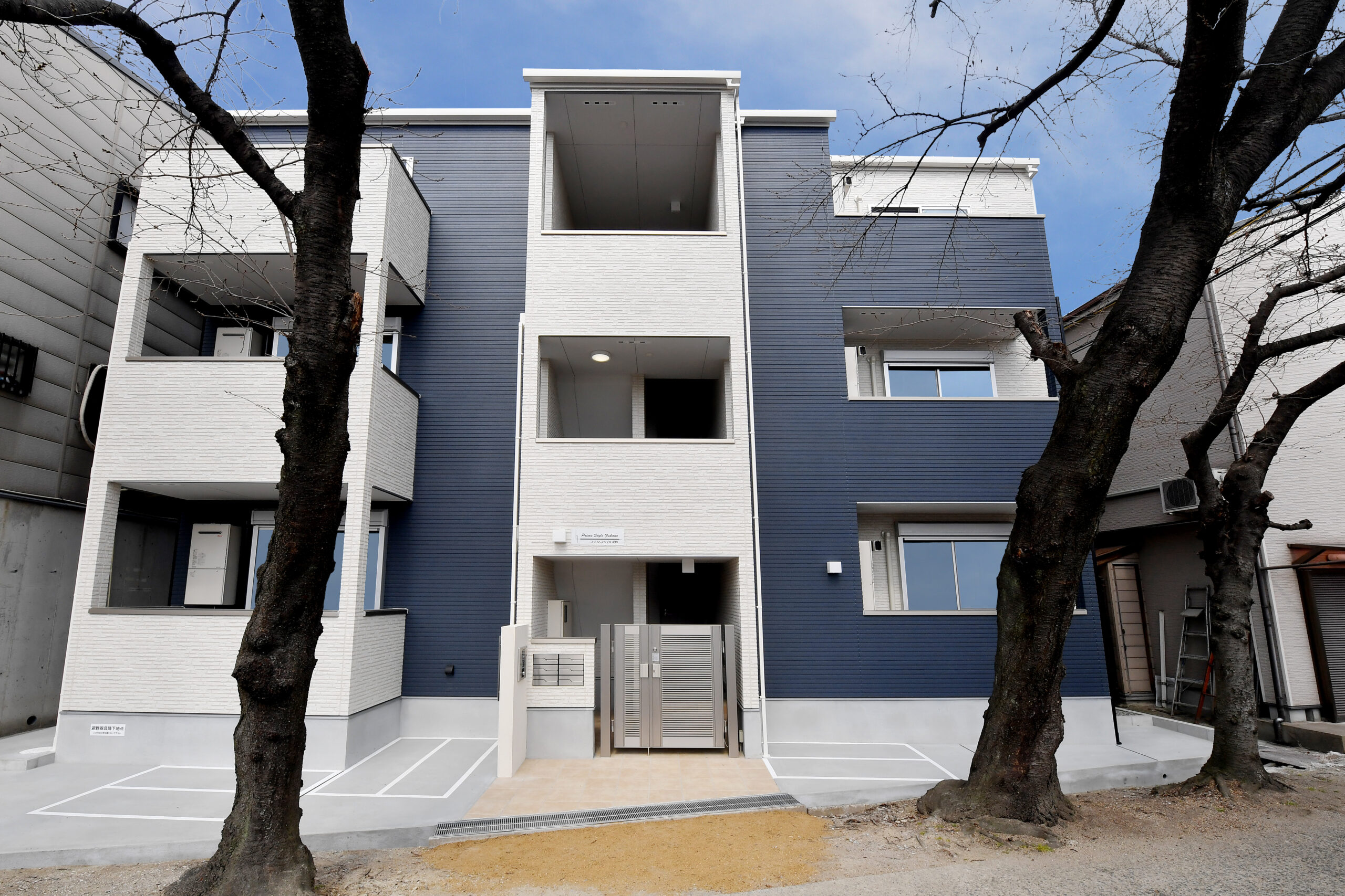 【共同住宅】戸建用地と同程度の敷地面積で木造3階建て6室を実現